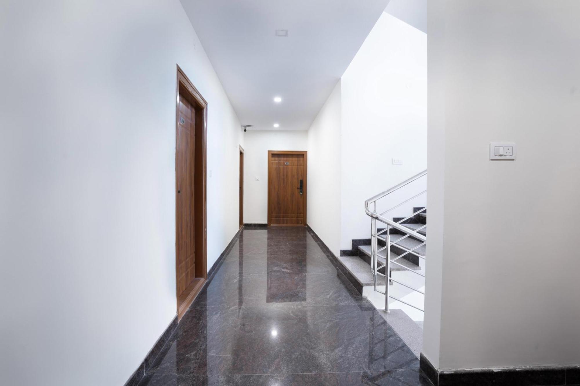 Treebo Galaxy Kings Suites, Hebbal Bengaluru Zewnętrze zdjęcie