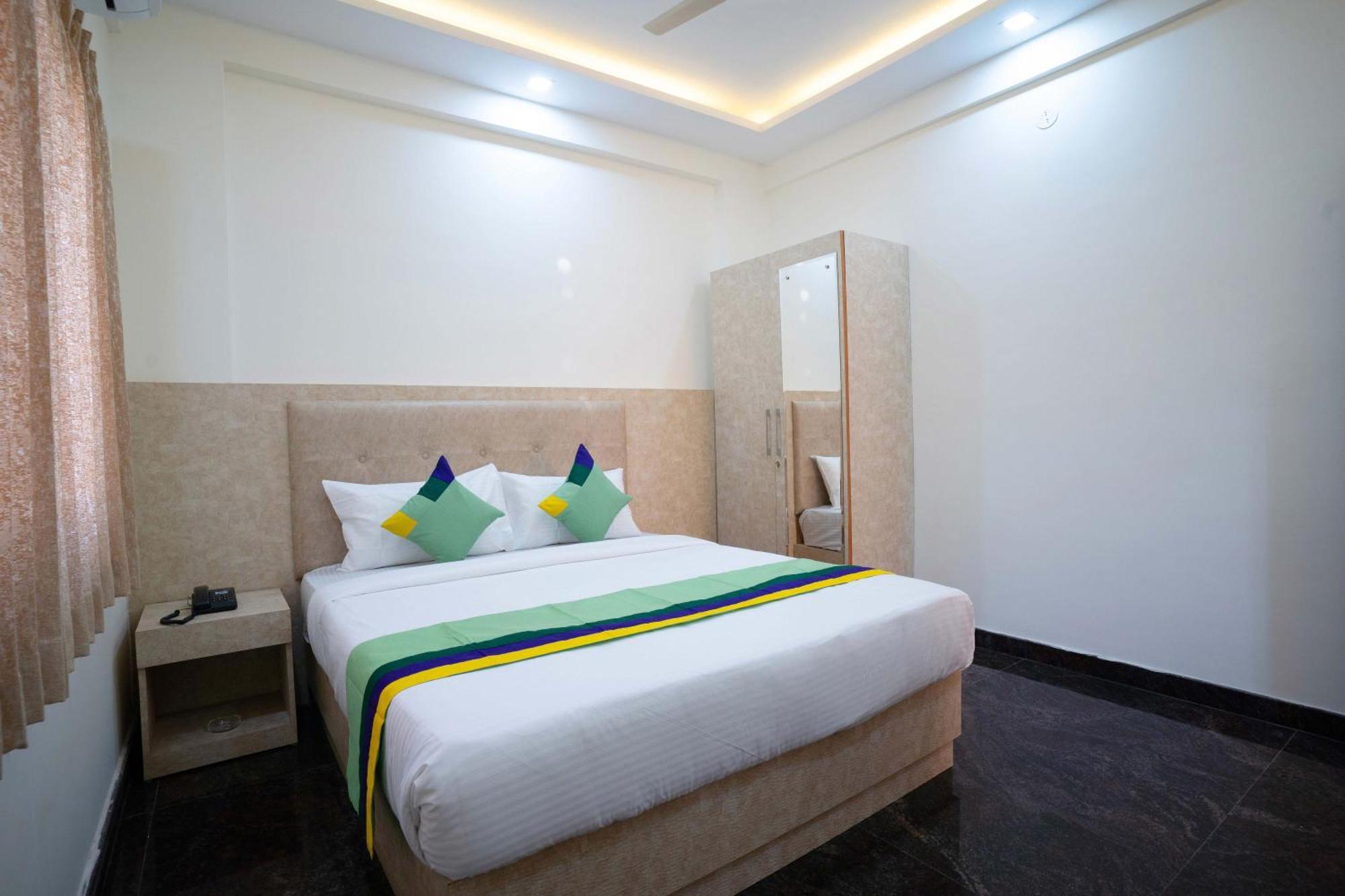 Treebo Galaxy Kings Suites, Hebbal Bengaluru Zewnętrze zdjęcie