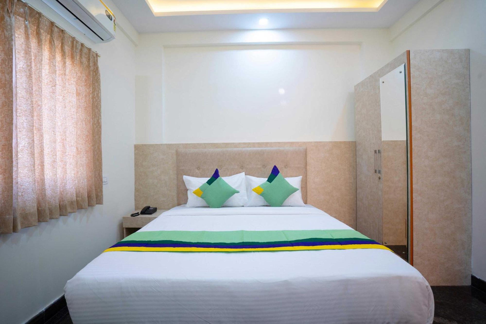 Treebo Galaxy Kings Suites, Hebbal Bengaluru Zewnętrze zdjęcie