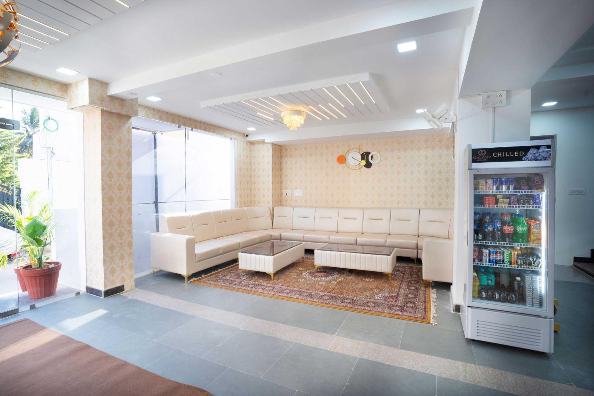 Treebo Galaxy Kings Suites, Hebbal Bengaluru Zewnętrze zdjęcie