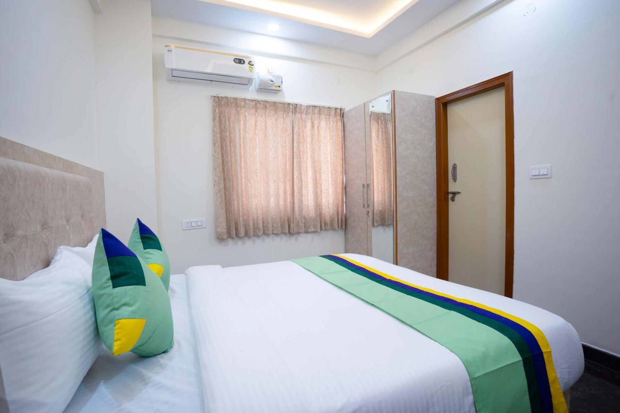 Treebo Galaxy Kings Suites, Hebbal Bengaluru Zewnętrze zdjęcie