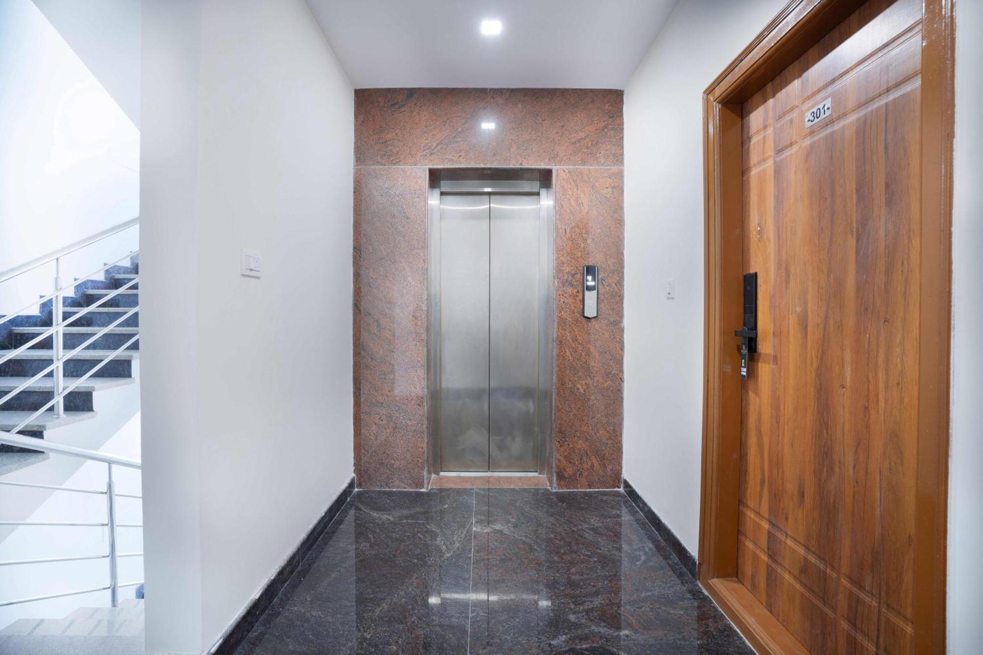 Treebo Galaxy Kings Suites, Hebbal Bengaluru Zewnętrze zdjęcie