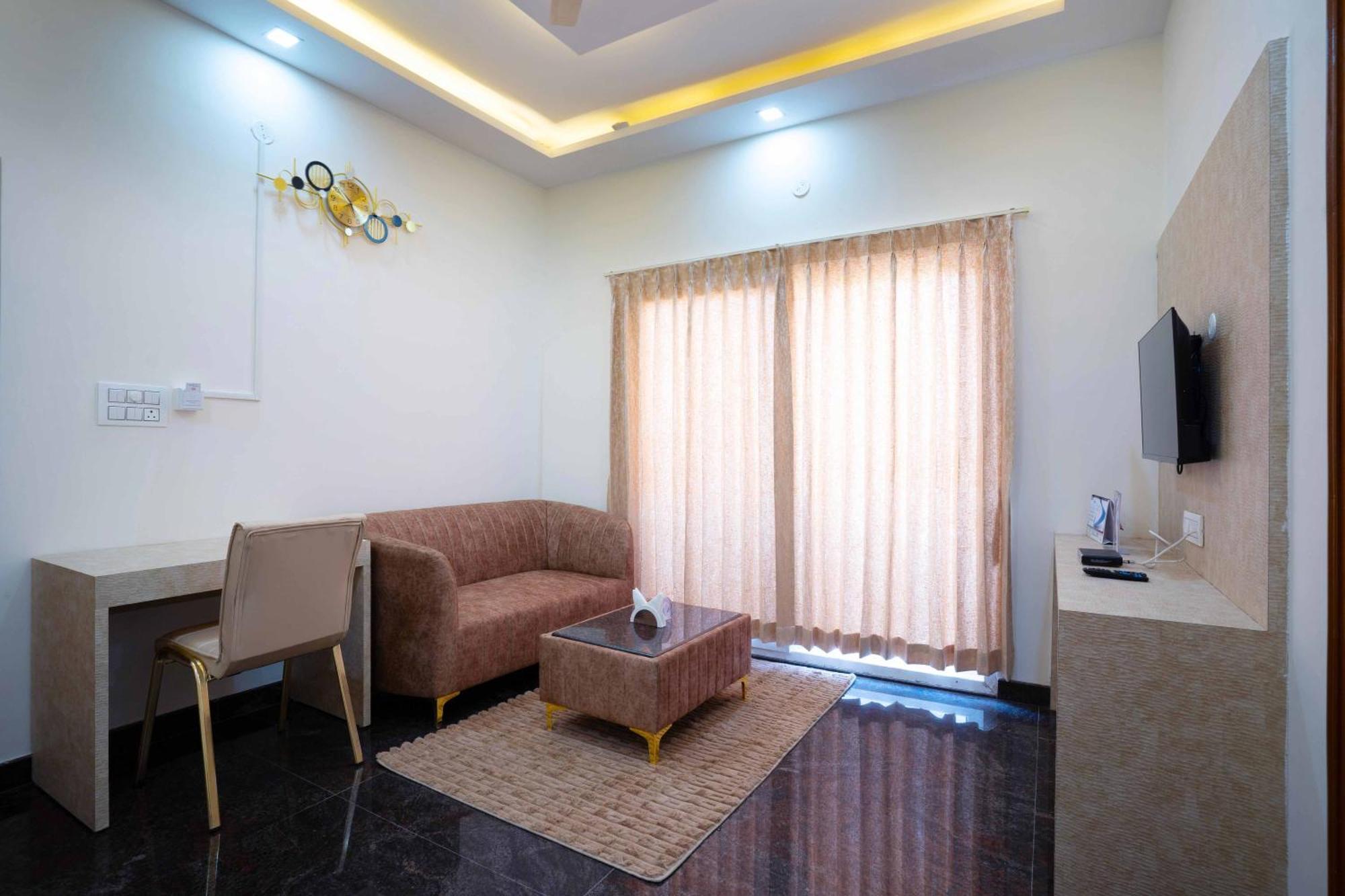 Treebo Galaxy Kings Suites, Hebbal Bengaluru Zewnętrze zdjęcie